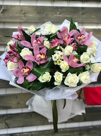 Букет цветов из: Розы и Хризантемы в Новоалексеевской