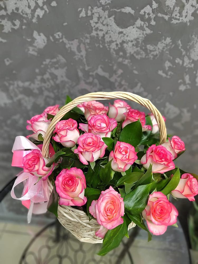 Цветочная композиция из Розы в корзине в Новоалексеевской