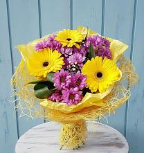 Букет цветов из:  Хризантемы и Герберы в Новоалексеевской