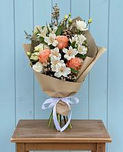 Букет цветов из:  Альстромерии, Лизиантусы, Розы и Хризантемы #REPLACE_PRED# Новоалексеевской