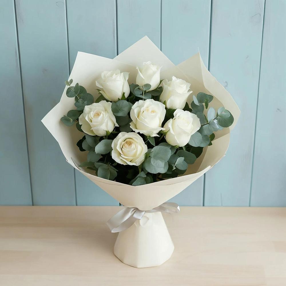 Букет Белые розы в Эвкалипте в Новоалексеевской