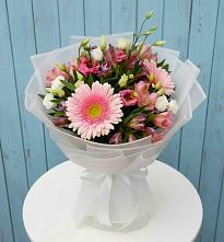 Букет цветов из:  Герберы, Альстромерии и Лизиантусы в Новоалексеевской