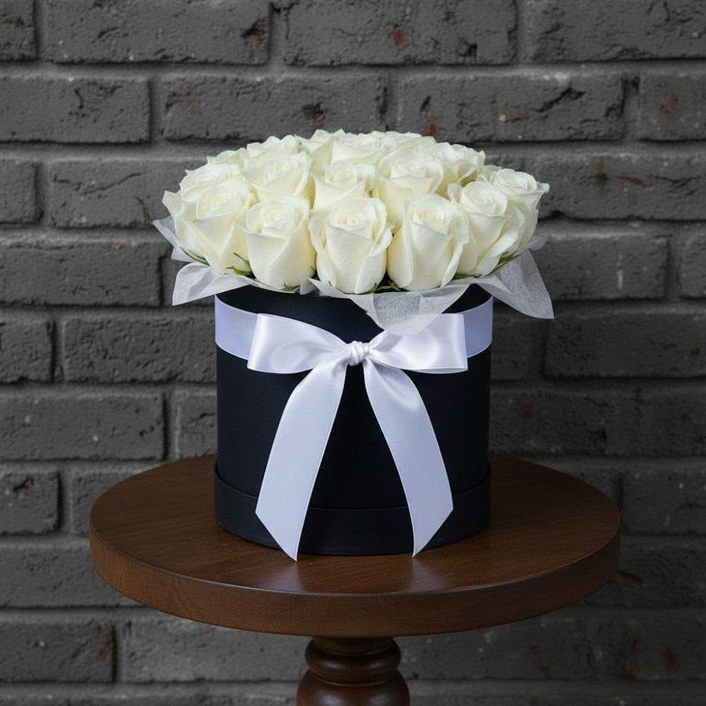 Цветочная композиция из Розы в шляпной коробке в Новоалексеевской