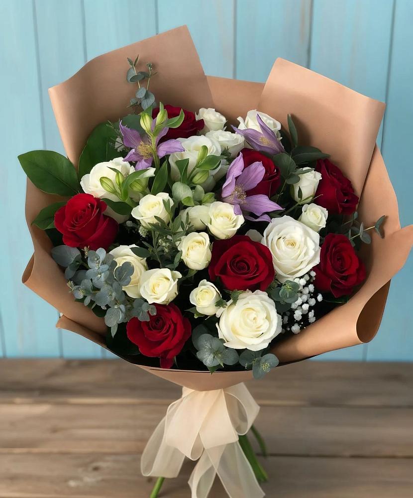 Букет цветов из: Розы и Альстромерии в Новоалексеевской