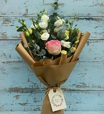 Букет цветов из:  Розы и Лизиантусы в Новоалексеевской