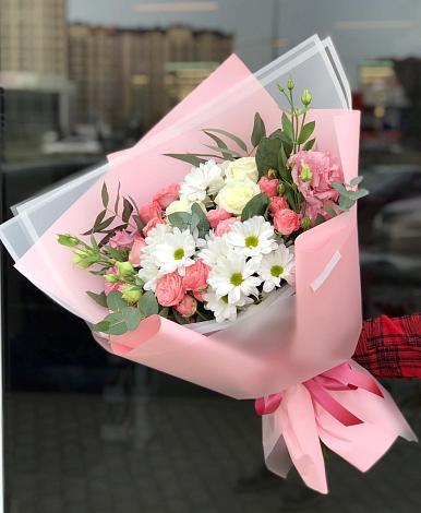 Букет цветов из: Розы, Лизиантусы и Хризантемы в Новоалексеевской