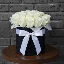 Цветочная композиция из Розы в шляпной коробке в Новоалексеевской