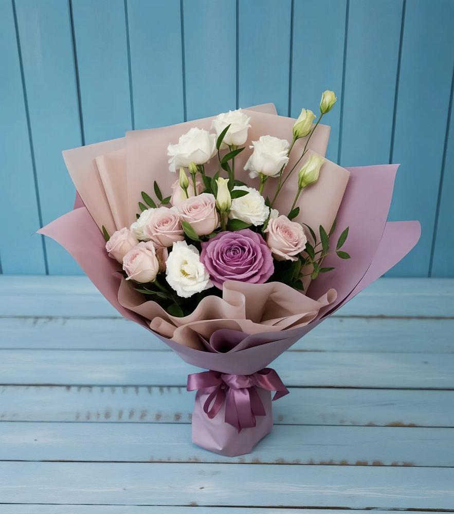 Букет цветов из: Розы и Лизиантусы в Новоалексеевской